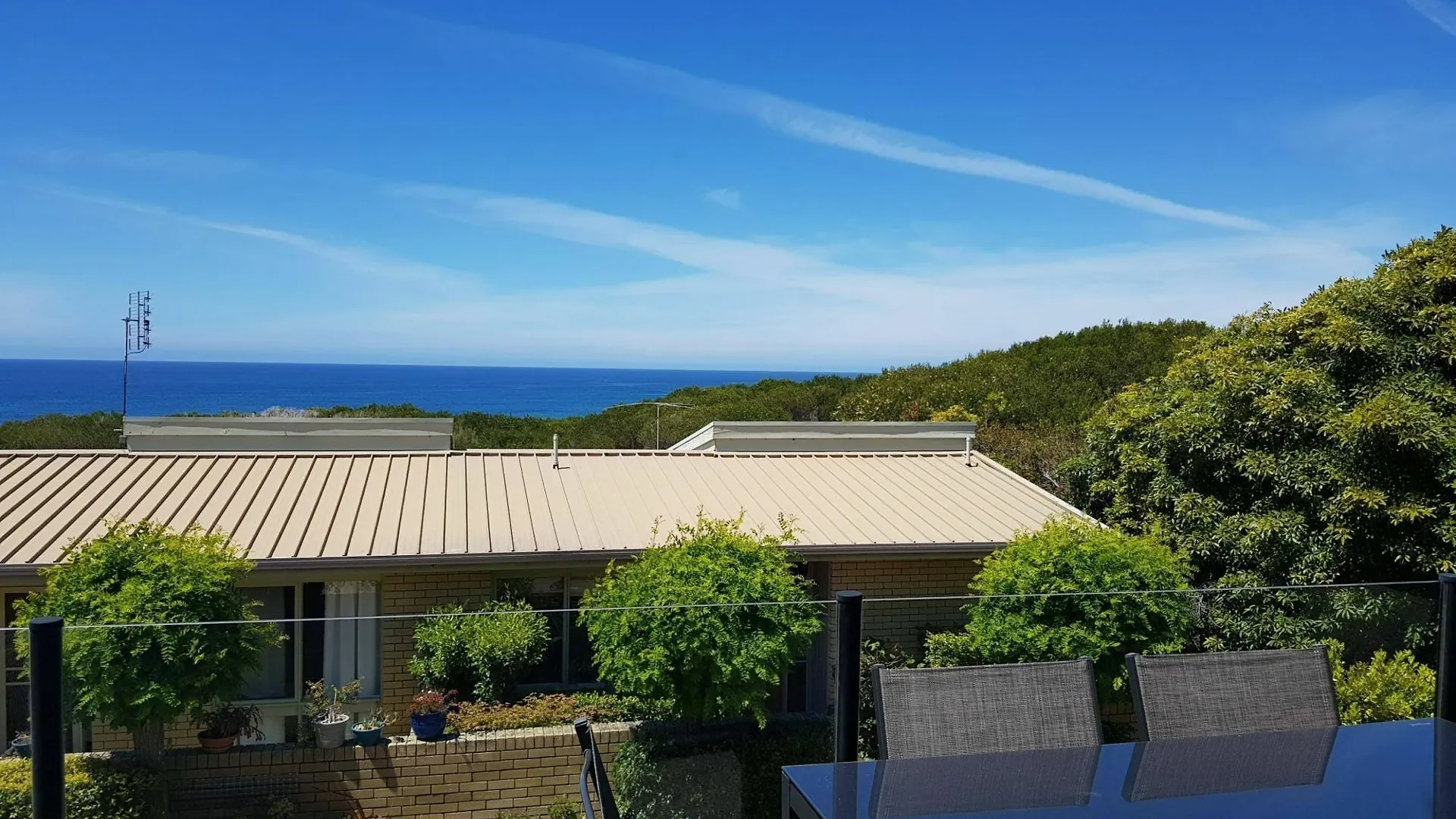 'Meltemi Unit 4' Tura Beach Apartment